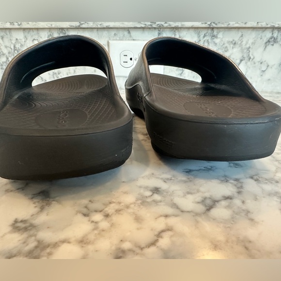 Oofos Recovery Slides - Picture 3 of 10